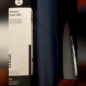 Cricut Smart Iron-On Heat-Transfer Vinyl (Matte Black) Open Box New 13" X 9 Ft